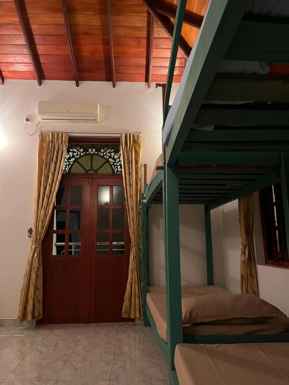 Ceylon Glory Hostel Негомбо Екстер'єр фото